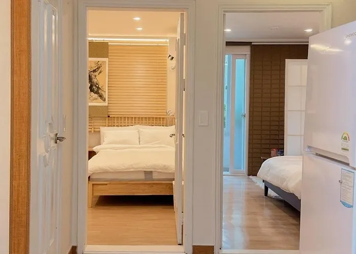 Open Special Price Mujeong Station 7 Minutes Lotte World Seokchon Garden Five Adjacent Two 4 People, Up To 8 People Seul