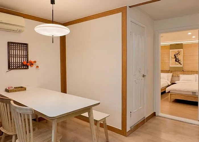Open Special Price Mujeong Station 7 Minutes Lotte World Seokchon Garden Five Adjacent Two 4 People, Up To 8 People